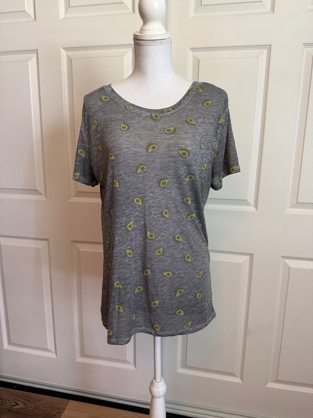 Avocado shirt, Women, size unknown, see end of description